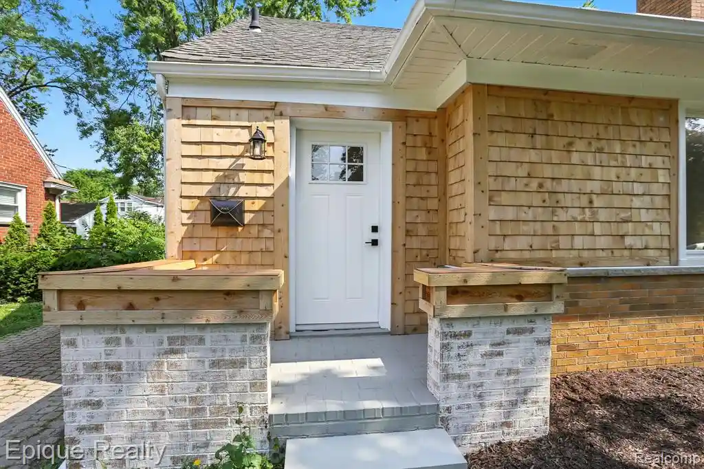 Photo 1 of Single family home for sale at 1808 W 12 Mile Rd, Royal Oak, MI 48073 | MLS# 61041523 | Listing updated on 2026-10-24