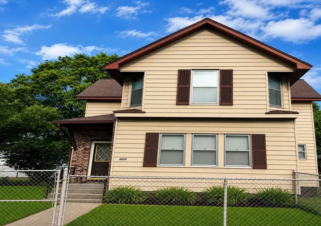 Photo 2 of Sale Pending at 406 S Dewitt St, Bay City, MI 48706 | MLS# 50215065 | Listing updated on 2026-07-25