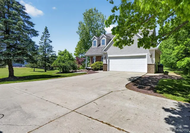 Photo 2 of Single family home for sale at 9055 Hegel Rd, Goodrich, MI 48438 9252 | MLS# 60998434 | Listing updated on 2026-10-29