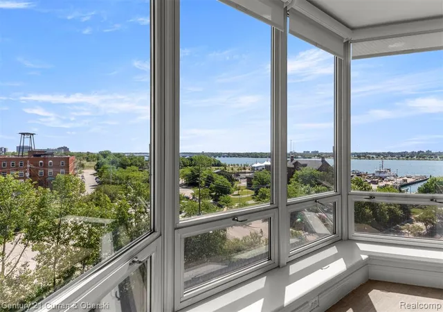 4th image of 250 E Harbortown Dr #708, Detroit, MI 48207 5011 | MLS# 61004916