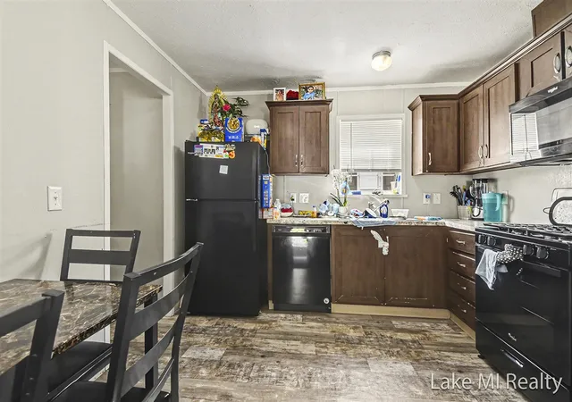 Photo 3 of Single family home for sale at 357 S Hardwick Dr, Grand Rapids, MI 49548 | MLS# 70547908 | Listing updated on 2026-09-16