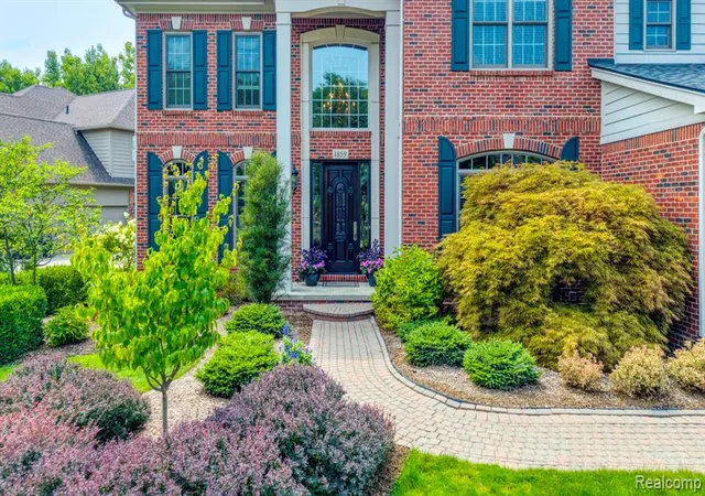 Photo 4 of Sale Pending at 1859 Buckthorn Ct, Troy, MI 48098 | MLS# 61020215 | Listing updated on 2026-08-16