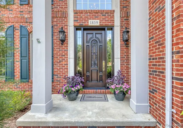 Photo 5 of Sale Pending at 1859 Buckthorn Ct, Troy, MI 48098 | MLS# 61020215 | Listing updated on 2026-08-16
