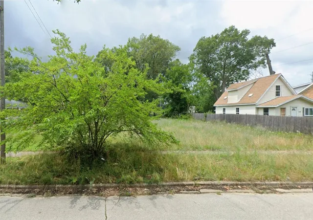 Land for sale at 2021 Elwood St, Muskegon, MI 49444 | MLS# 70542168
