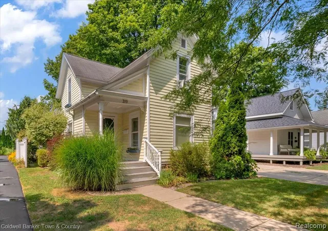 2nd image of 319 Hickory St, Milford, MI 48381 1946 | MLS# 61024069