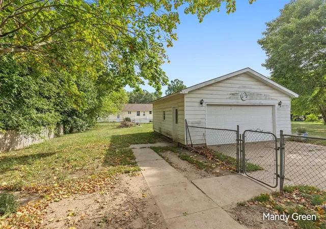 Photo 21 of Sale Pending at 113 W Maple St, Carson City, MI 48811 | MLS# 70554677 | Listing updated on 2026-09-14