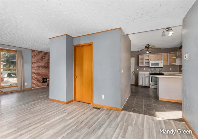 Photo 4 of Sale Pending at 113 W Maple St, Carson City, MI 48811 | MLS# 70554677 | Listing updated on 2026-09-14