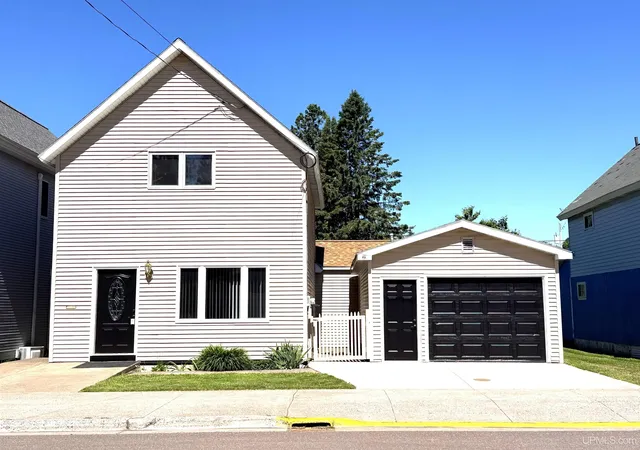 Homes for sale in Laurium, MI | 429 Hecla St, Laurium, MI 49913 | MLS# 50212412