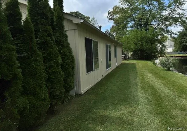 Photo 3 of Single family home for sale at 1809 S Windside Dr, West Bloomfield, MI 48324 1284 | MLS# 61024531 | Listing updated on 2026-10-03