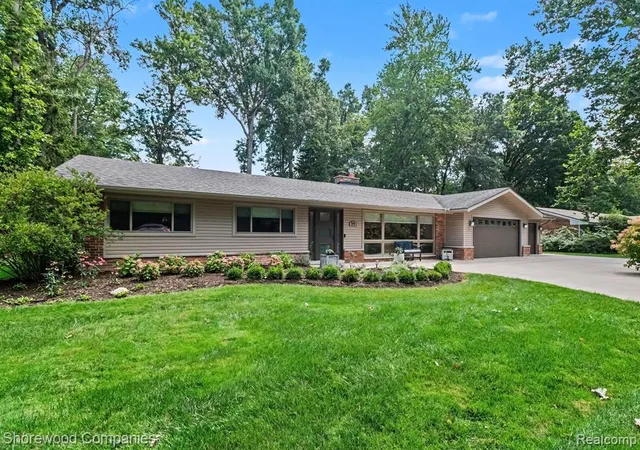 Photo 3 of Single family home for sale at 3144 Upton Dr, Troy, MI 48084 1249 | MLS# 61025871 | Listing updated on 2026-09-03