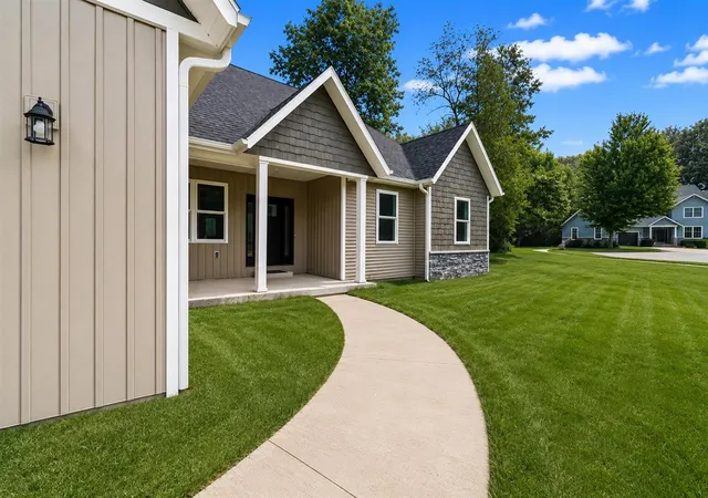 3rd image of 64 Arapaho Trl, Coldwater, MI 49036 | MLS# 70547101