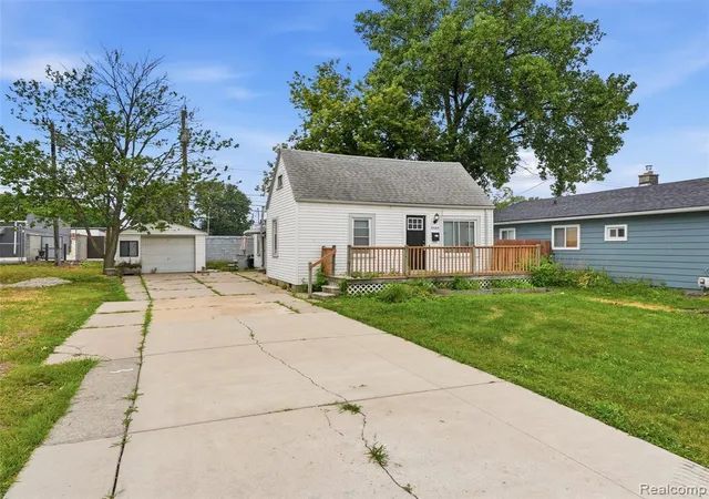 Photo 5 of Single family home for sale at 23409 Carlisle Ave, Hazel Park, MI 48030 | MLS# 61011435 | Listing updated on 2026-07-29