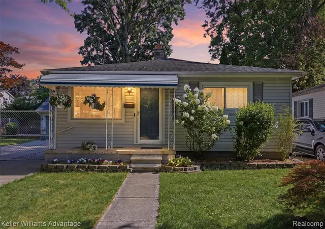 Photo 1 of Sale Pending at 17690 Colgate St, Dearborn Heights, MI 48125 | MLS# 61018399 | Listing updated on 2026-09-05