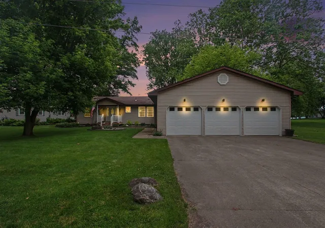 Homes for sale in Decatur, MI | 46896 Meadow Ln, Decatur, MI 49045 | MLS# 70541871