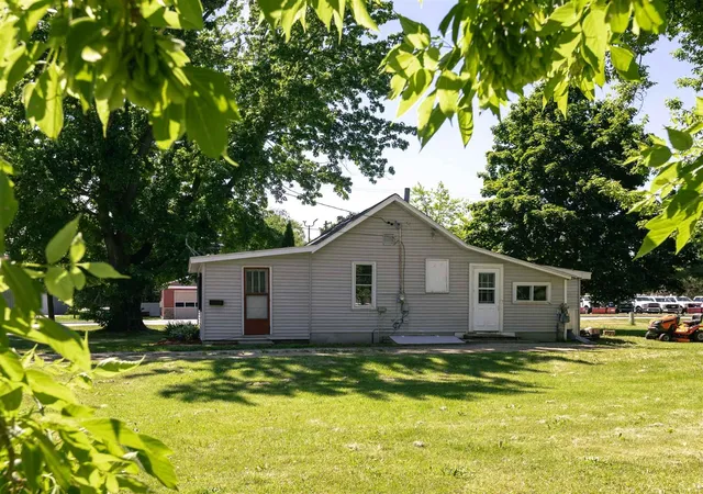 Homes for sale in Sparta, MI | 9 Carrie St, Sparta, MI 49345 | MLS# 70537996