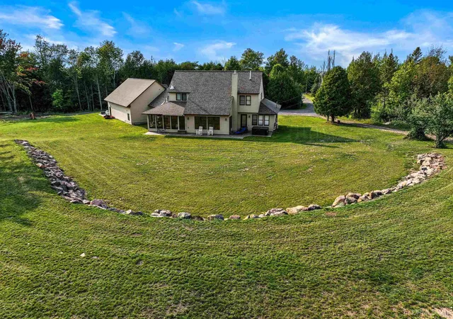 Photo 2 of Single family home for sale at 47212 Main St, Houghton, MI 49931 | MLS# 50210929 | Listing updated on 2026-08-24