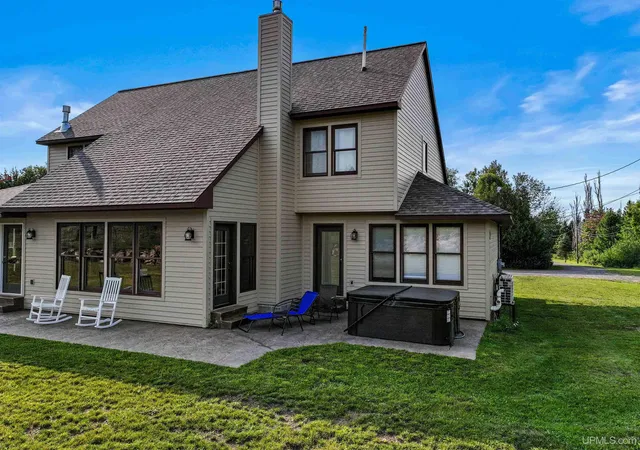 Photo 4 of Single family home for sale at 47212 Main St, Houghton, MI 49931 | MLS# 50210929 | Listing updated on 2026-08-24