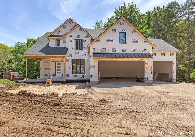 Homes for sale in Ada, MI | 8234 Cascade Rd, Ada, MI 49301 | MLS# 70536880