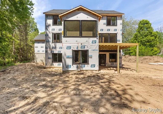 Homes for sale in Ada, MI | 8234 Cascade Rd, Ada, MI 49301 | MLS# 70536880