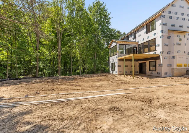 Homes for sale in Ada, MI | 8234 Cascade Rd, Ada, MI 49301 | MLS# 70536880