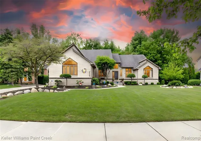 2nd image of 43737 Saint Julian Ct, Sterling Heights, MI 48314 | MLS# 60998134