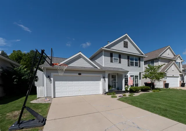 Photo 3 of Sale Pending at 5791 Hickory Hill Ct, Kentwood, MI 49512 | MLS# 70553551 | Listing updated on 2026-08-24