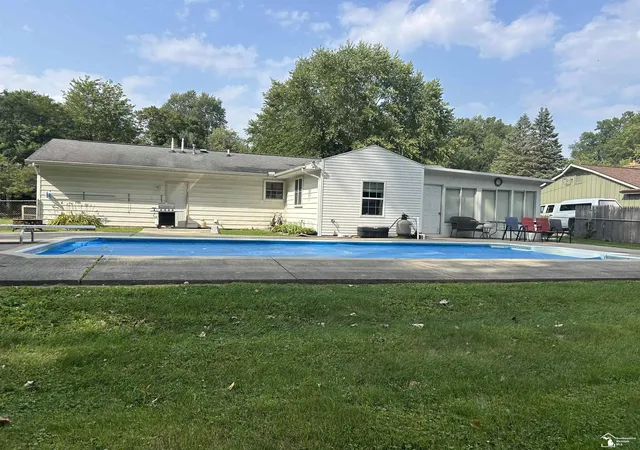 Photo 2 of Sale Pending at 2727 Thunderbird Trl, Lambertville, MI 48144 | MLS# 50219818 | Listing updated on 2026-09-18