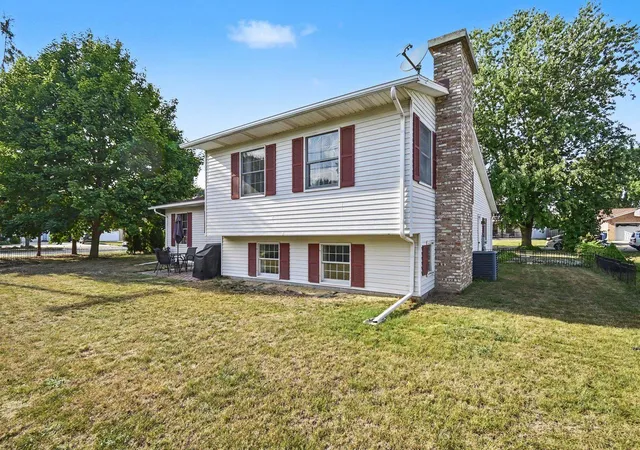 Photo 20 of Single family home for sale at 1499 Lesperence Ct, Essexville, MI 48732 | MLS# 50219951 | Listing updated on 2026-10-07