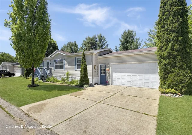 Homes for sale in Cedar Springs, MI | 13675 Iris Ln, Cedar Springs, MI 49319 | MLS# 70536773