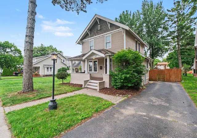 Homes for sale in Rochester, MI | 127 Drace St, Rochester, MI 48307 | MLS# 50213291