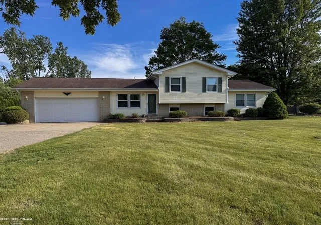 1st image of 7894 Lantern Dr, Almont, MI 48003 | MLS# 50213546