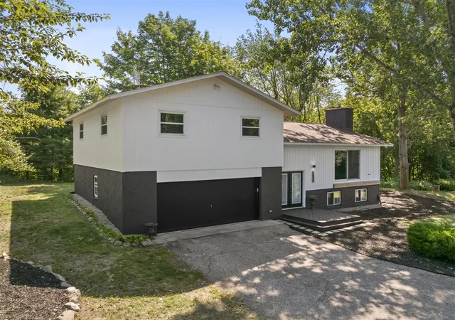 2nd image of 1044 Eden Hill Rd, Beulah, MI 49617 | MLS# 70550167