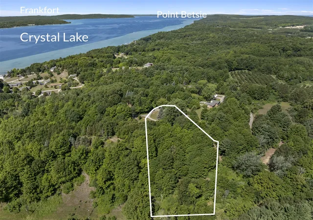 4th image of 1044 Eden Hill Rd, Beulah, MI 49617 | MLS# 70550167