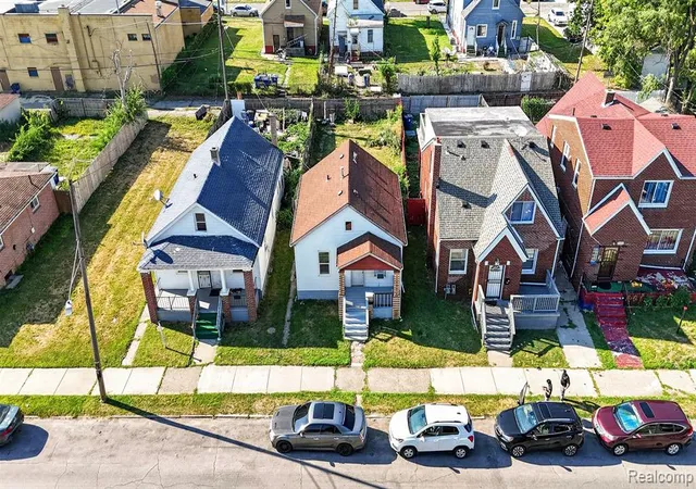 Photo 1 of Sale Pending at 5105 Yemans St, Hamtramck, MI 48212 | MLS# 61019266 | Listing updated on 2026-10-14