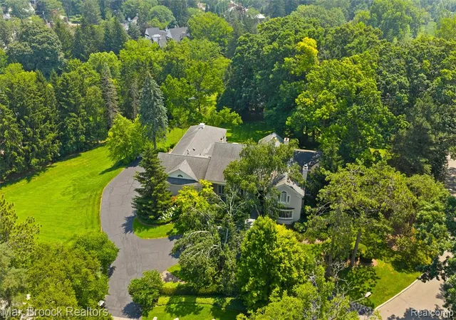 Photo 1 of Mansion for sale at 375 Dunston Rd, Bloomfield Hills, MI 48304 | MLS# 61019529 | Listing updated on 2026-08-11