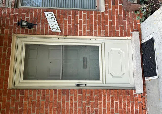 Listing Photo 2 - Condo for sale in building located at 29130 Tessmer C Tessmer Ct, Madison Heights, MI 48071 - Unit #37