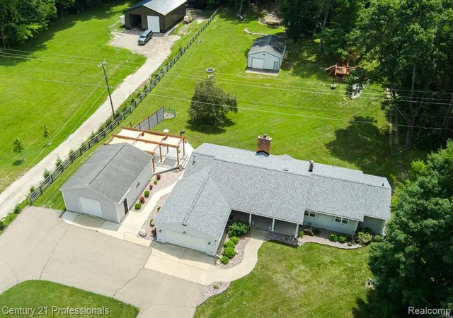 Photo 3 of Sale Pending at 1790 Kent Rd, Ortonville, MI 48462 8627 | MLS# 61009489 | Listing updated on 2026-09-26
