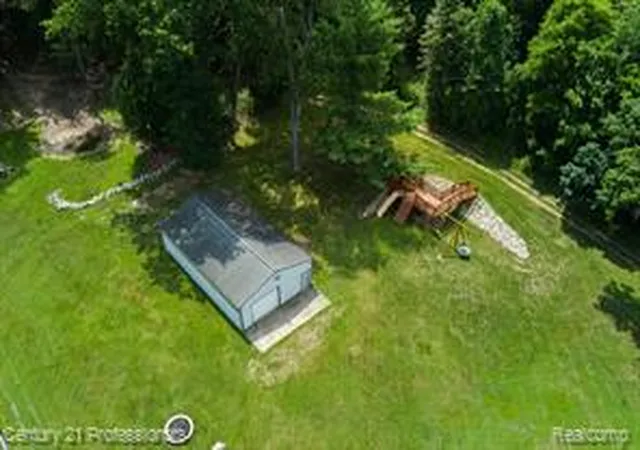 Homes for sale in Ortonville, MI | 1790 Kent Rd, Ortonville, MI 48462 | MLS# 61009489