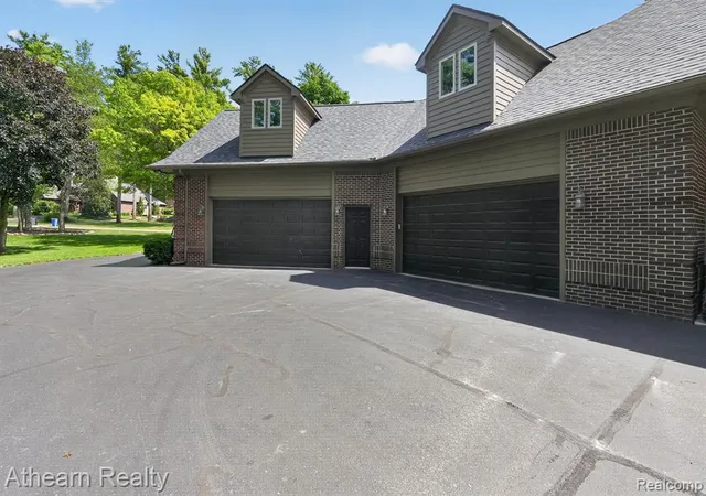 4th image of 5326 Lake Forest Blvd, Brighton, MI 48116 | MLS# 61001927