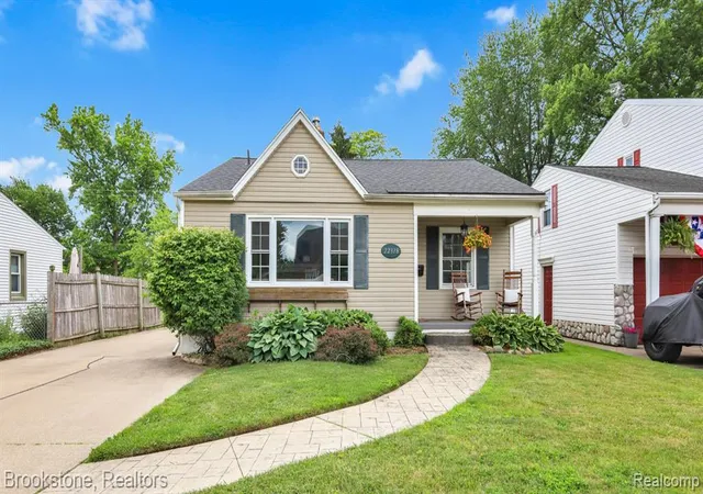 Homes for sale in Saint Clair Shores, MI | 22318 Cedar St, Saint Clair Shores, MI 48081 | MLS# 61008522