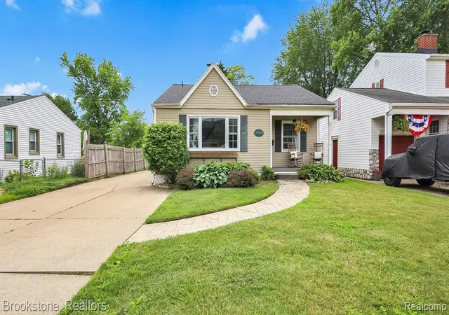 Homes for sale in Saint Clair Shores, MI | 22318 Cedar St, Saint Clair Shores, MI 48081 | MLS# 61008522
