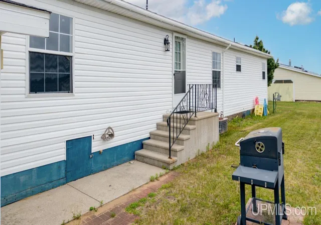 Homes for sale in Escanaba, MI | 1620 Willow Creek #2 Rd, Escanaba, MI 49829 | MLS# 50211913
