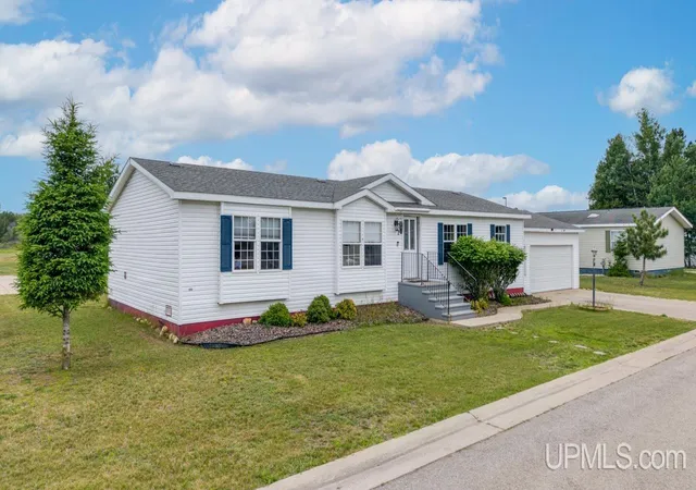 Homes for sale in Escanaba, MI | 1620 Willow Creek #2 Rd, Escanaba, MI 49829 | MLS# 50211913