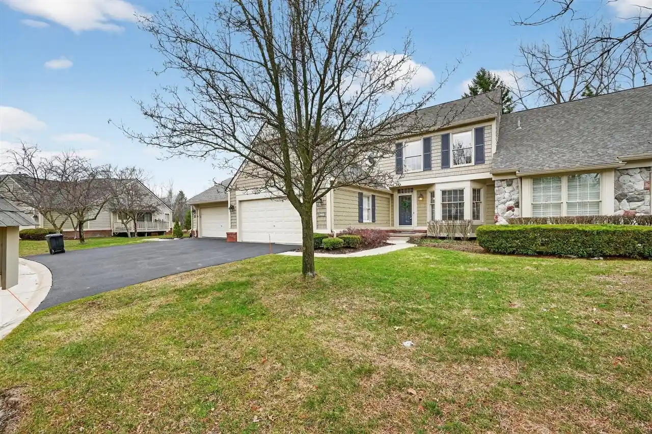 Listing Photo 2 - Condo for sale in 2485 Wildbrook Run located at 2485 Wildbrook Run, Bloomfield Hills, MI 48304 - Unit 2485 Wildbrook Run