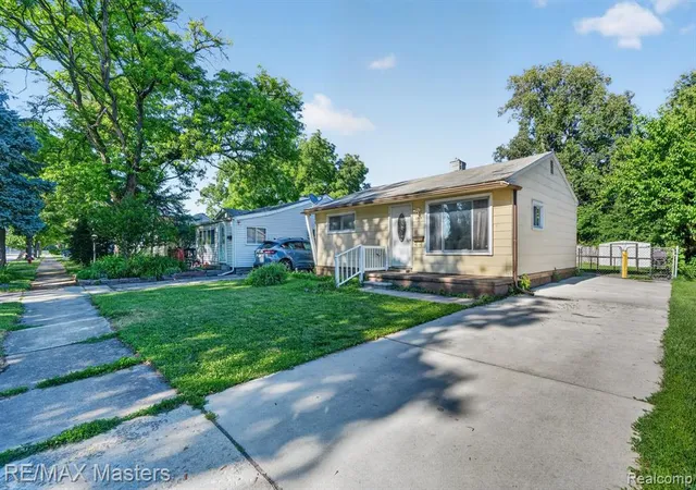 Homes for sale in Taylor, MI | 5901 Ziegler St, Taylor, MI 48180 | MLS# 61002344