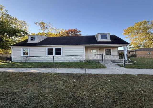 Homes for sale in Livonia, MI | 27725 Norfolk St, Livonia, MI 48152 | MLS# 70500584