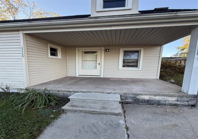 3rd image of 27725 Norfolk St, Livonia, MI 48152 | MLS# 70500584