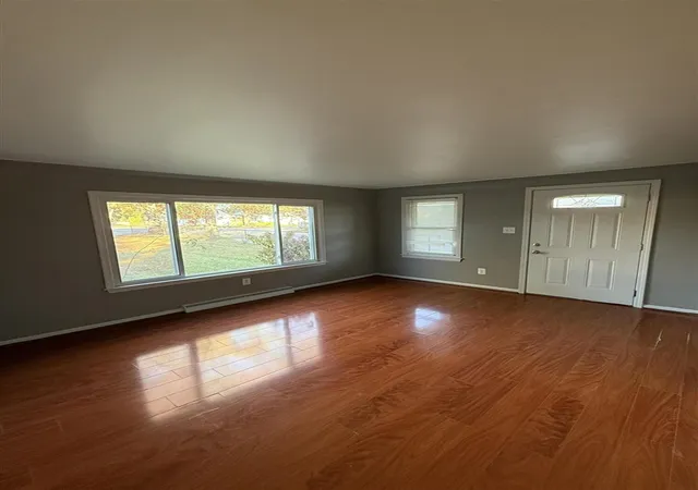 4th image of 27725 Norfolk St, Livonia, MI 48152 | MLS# 70500584