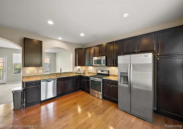 Listing Photo 4 - Condo for sale in building located at 27928 Hopkins Dr, Novi, MI 48377