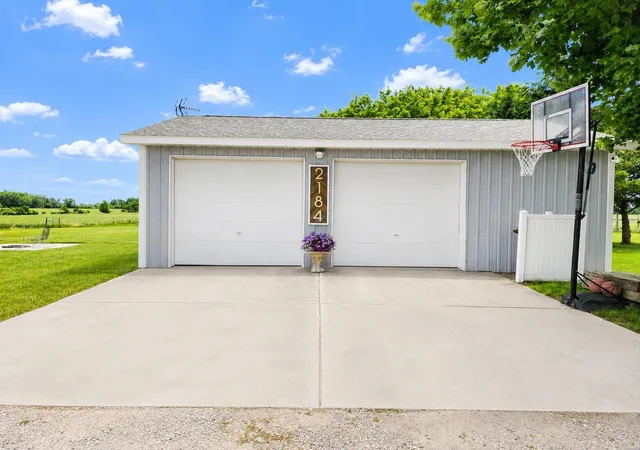 Photo 2 of Single family home for sale at 2184 N Mission Rd, Mount Pleasant, MI 48858 | MLS# 50211661 | Listing updated on 2026-09-24